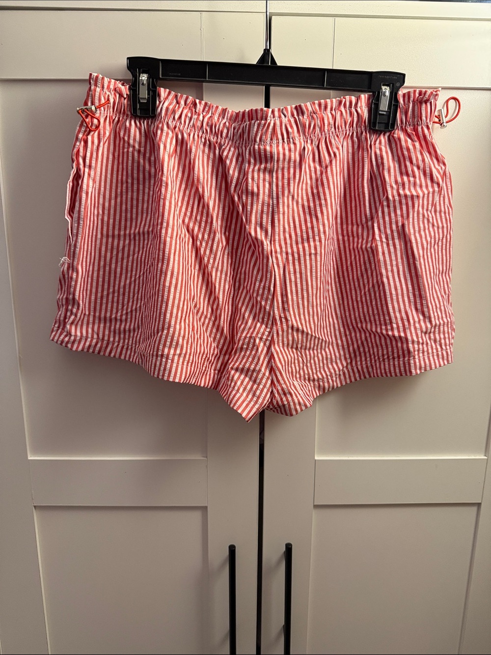 No Boundaries Red and White Striped Athletic Shorts - Picture 2 of 2